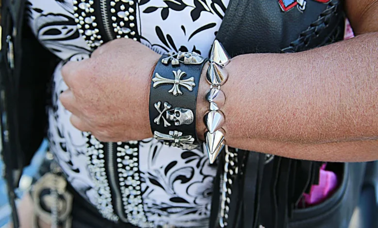 The Timeless Appeal of Silver Bracelets: A Perfect Blend of Style and Symbolism